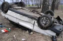 В Гомельской области из-за превышения скорости автомобиль «Ауди» вылетел в кювет (фото)